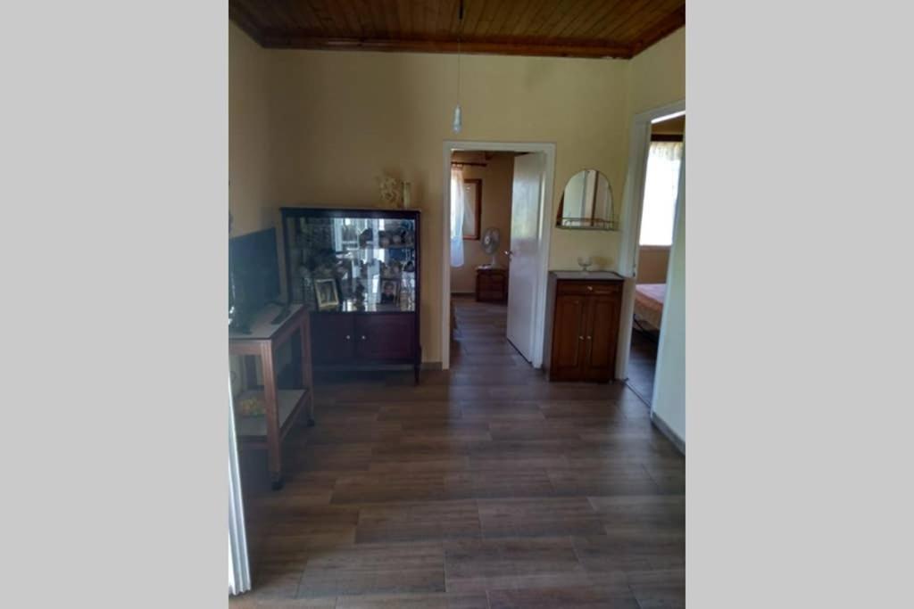 Traditional House With View Drymon Luaran gambar
