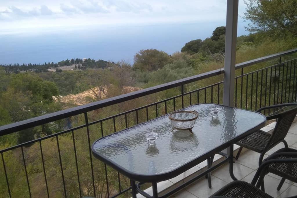 Traditional House With View Drymon Luaran gambar