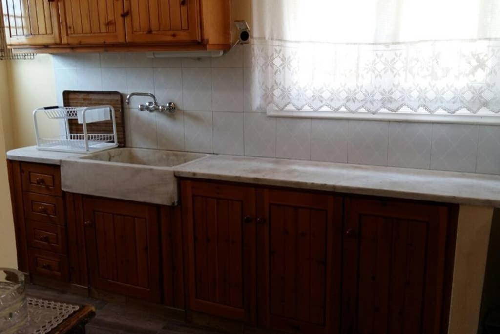Traditional House With View Drymon Luaran gambar