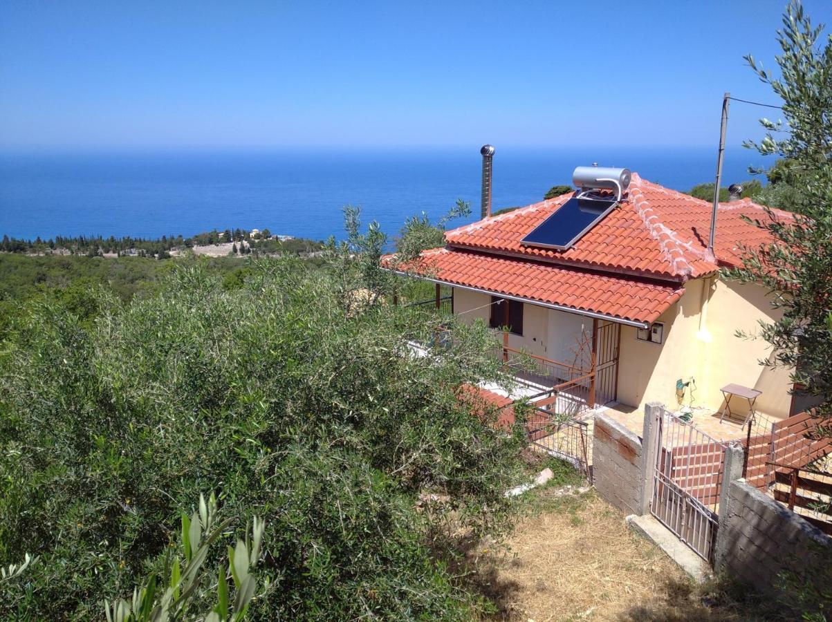 Traditional House With View Drymon Luaran gambar
